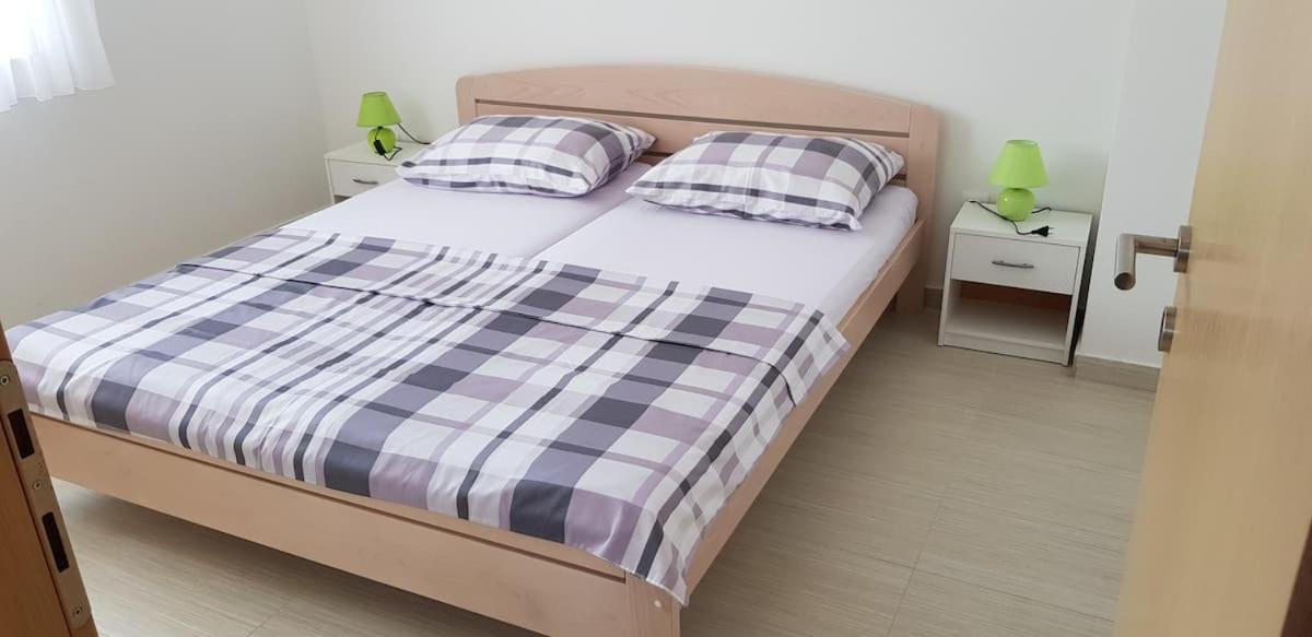 Abc Apartmani Врси Экстерьер фото